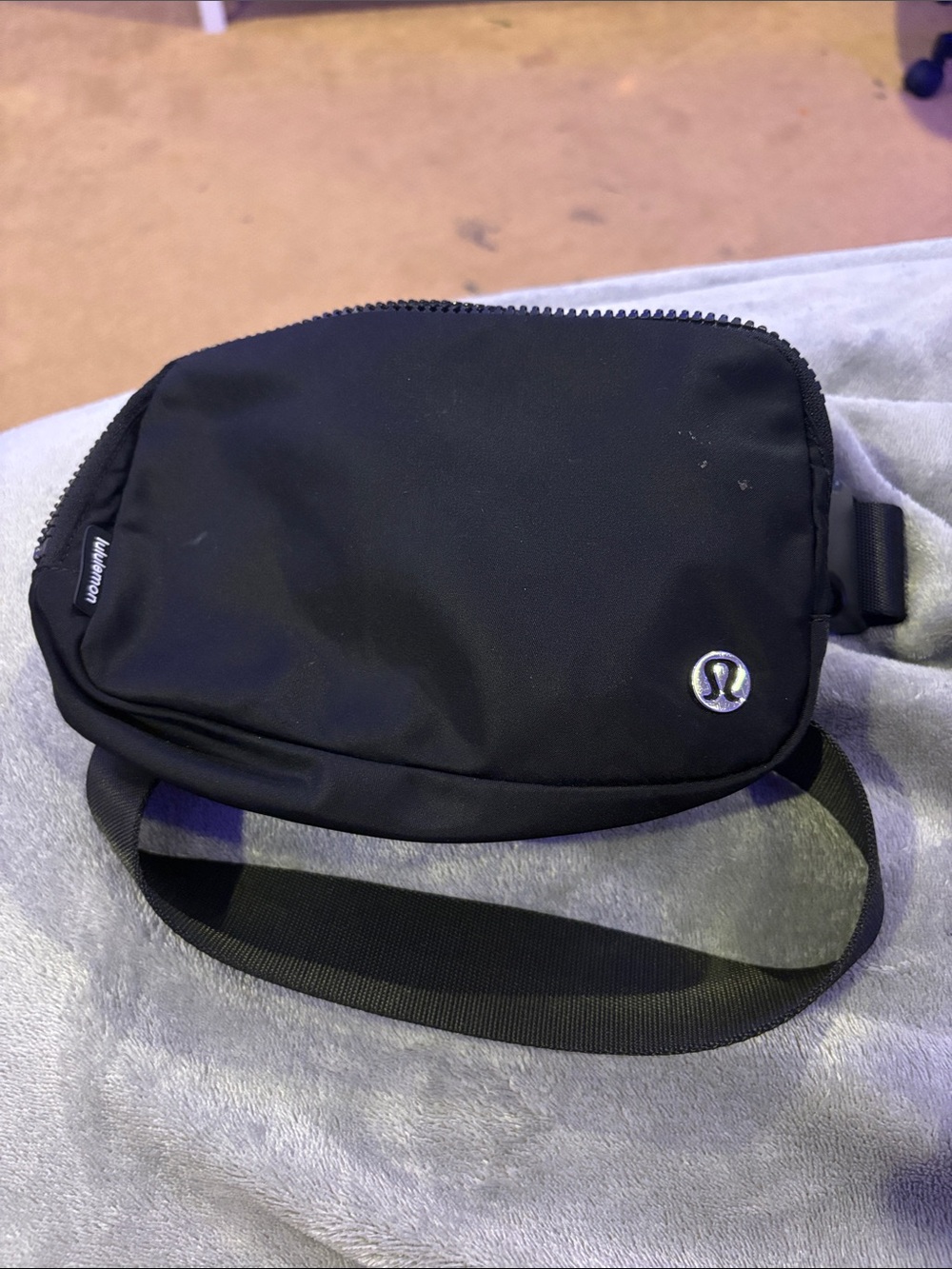 lululemon Black everywhere belt bag